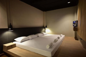 Отель Inn Stations Hostel  Бангкок